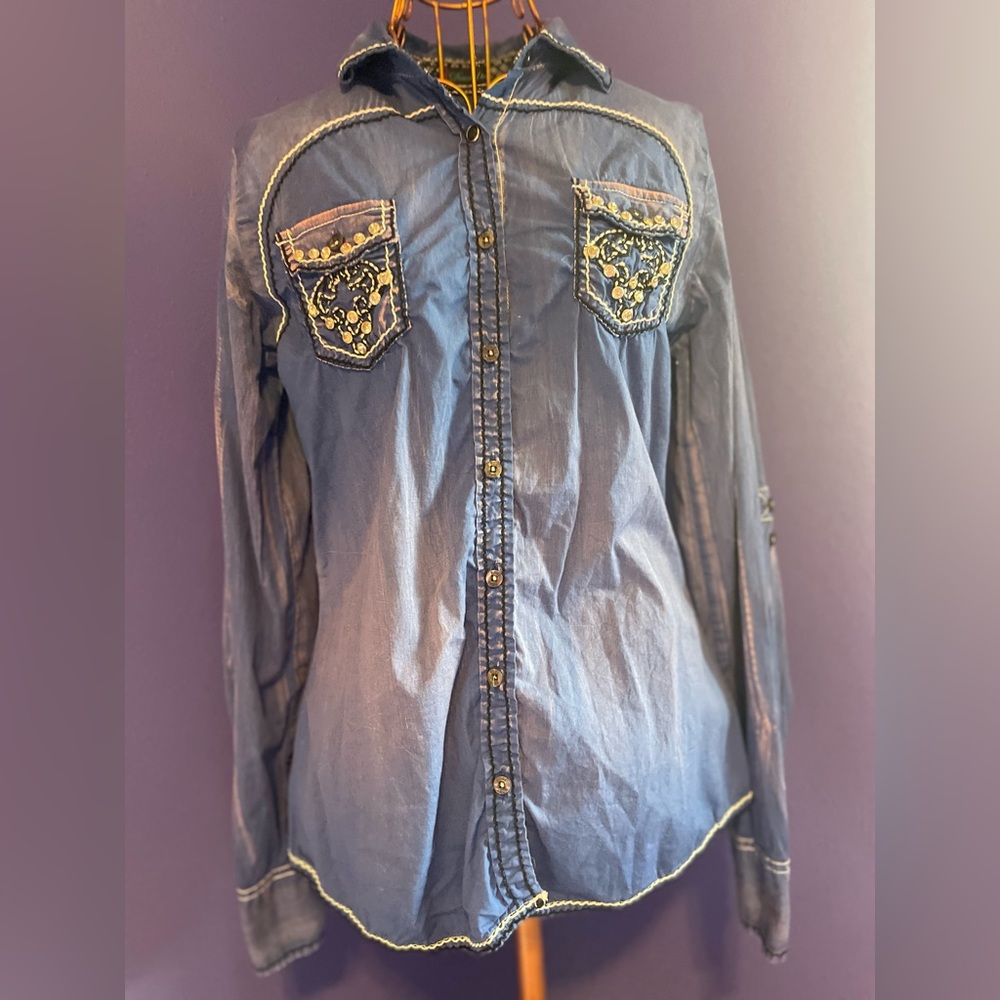 Roar button down long sleeved, distressed royal blue w/ rhinestones. Size medium - Picture 4 of 4